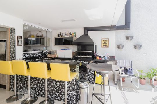 Quintal com Piscina de casa à venda com 3 quartos, 255m² em Silveira, Santo André