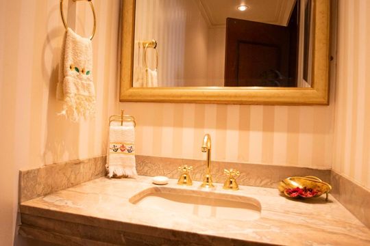lavabo de apartamento à venda com 4 quartos, 300m² em Jardim Proença, Campinas