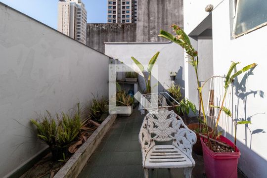 Quintal de casa para alugar com 5 quartos, 250m² em Perdizes, São Paulo