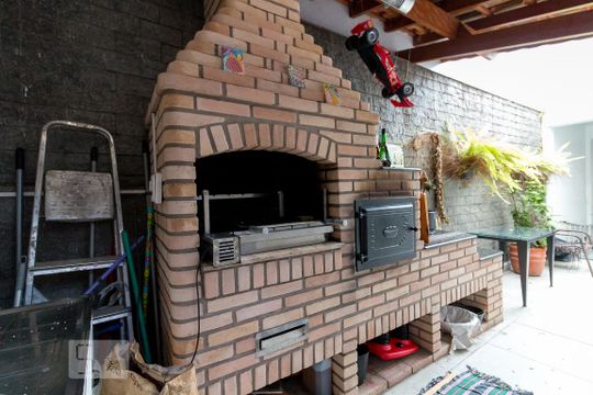 Churrasqueira de casa para alugar com 3 quartos, 240m² em Vila Augusta, Guarulhos