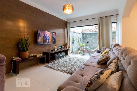 Casa para alugar com 3 quartos, 240m² em Vila Augusta, Guarulhos
