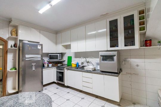 Cozinha de casa para alugar com 3 quartos, 240m² em Vila Augusta, Guarulhos