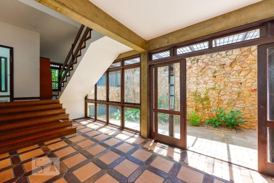 Hall Entrada de casa à venda com 4 quartos, 274m² em Sumaré, São Paulo