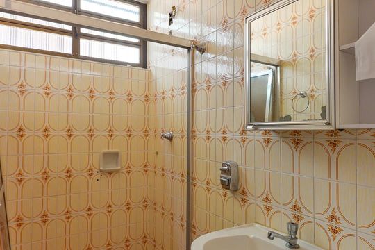 Banheiro Copa de casa à venda com 4 quartos, 274m² em Sumaré, São Paulo