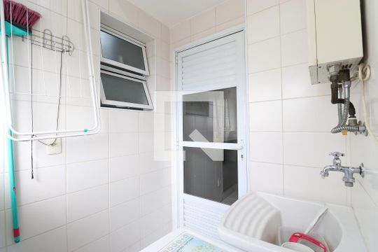 Área de Serviço de apartamento para alugar com 2 quartos, 60m² em Vila Romana, São Paulo