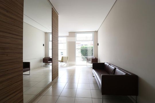 Hall de apartamento para alugar com 2 quartos, 60m² em Vila Romana, São Paulo