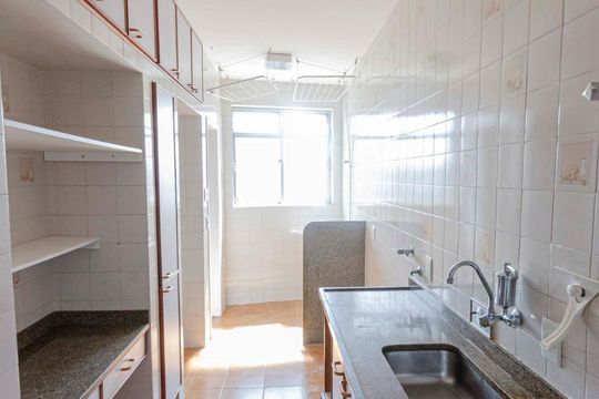 Cozinha de apartamento à venda com 2 quartos, 70m² em Grajaú, Rio de Janeiro