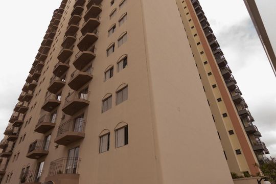 Fachada de apartamento à venda com 2 quartos, 80m² em Vila Bertioga, São Paulo