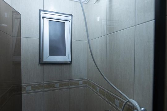 Banheiro Social de apartamento à venda com 2 quartos, 80m² em Vila Bertioga, São Paulo