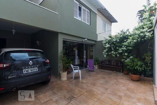 Garagem de casa para alugar com 4 quartos, 220m² em Jardim Prudência, São Paulo