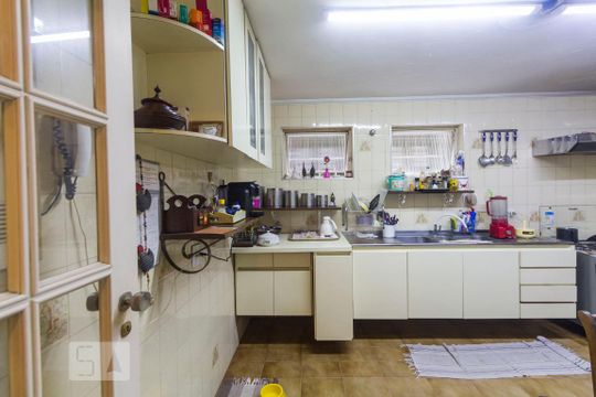 Cozinha de casa para alugar com 4 quartos, 220m² em Jardim Prudência, São Paulo