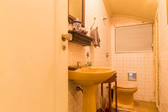 Lavabo de casa para alugar com 4 quartos, 220m² em Jardim Prudência, São Paulo