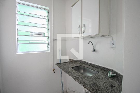 Cozinha de apartamento para alugar com 1 quarto, 24m² em Sé, São Paulo