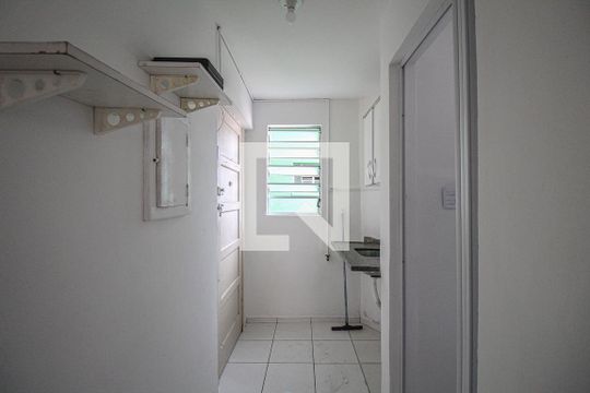 Cozinha de apartamento para alugar com 1 quarto, 24m² em Sé, São Paulo