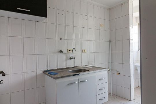 Cozinha de apartamento para alugar com 2 quartos, 52m² em Jardim Vila Galvão, Guarulhos
