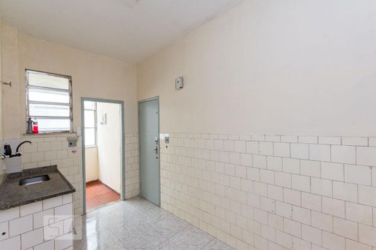 Cozinha de apartamento para alugar com 2 quartos, 40m² em Fonseca, Niterói