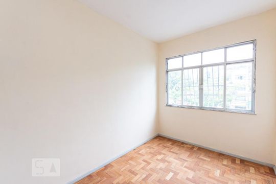 Quarto 1 de apartamento para alugar com 2 quartos, 40m² em Fonseca, Niterói
