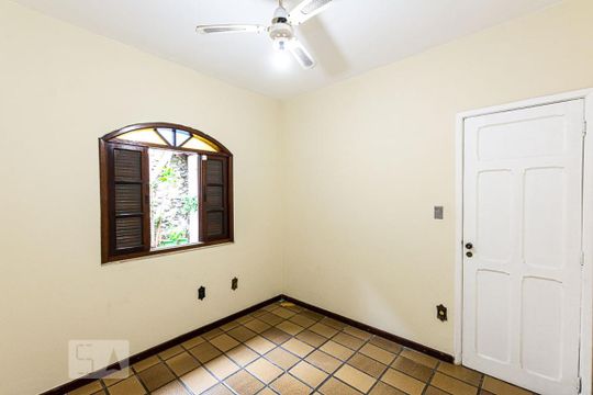 Quarto 3 de casa à venda com 4 quartos, 150m² em São Lourenço, Niterói