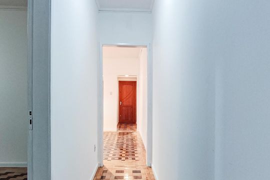 Corredor de apartamento à venda com 2 quartos, 90m² em Farroupilha, Porto Alegre