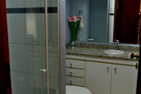 Banheiro Corredor de apartamento para alugar com 3 quartos, 91m² em Vila Olímpia, São Paulo
