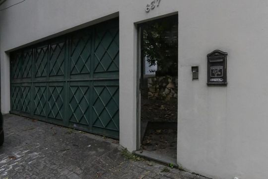 Fachada de casa para alugar com 3 quartos, 300m² em Vila Madalena, São Paulo