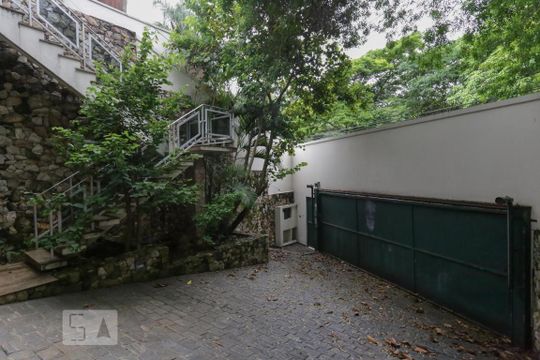 Casa para alugar com 3 quartos, 300m² em Vila Madalena, São Paulo