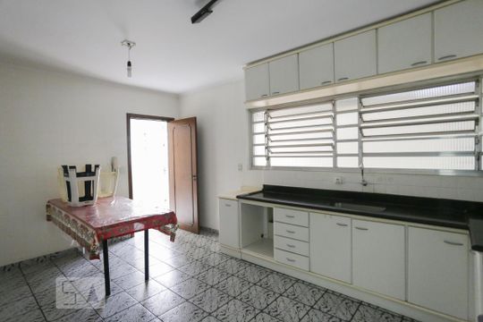 Cozinha de casa para alugar com 3 quartos, 300m² em Vila Madalena, São Paulo