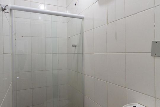 Banheiro de casa para alugar com 1 quarto, 40m² em Jardim Monte Kemel, São Paulo