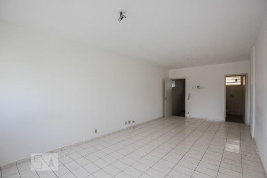 Sala de kitnet/studio para alugar com 1 quarto, 55m² em Centro, Campinas