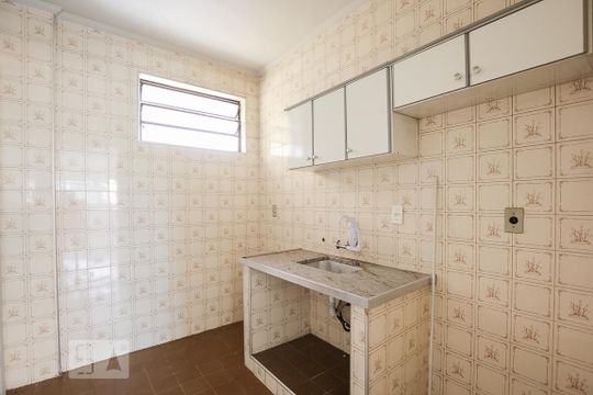 Cozinha de kitnet/studio para alugar com 1 quarto, 55m² em Centro, Campinas