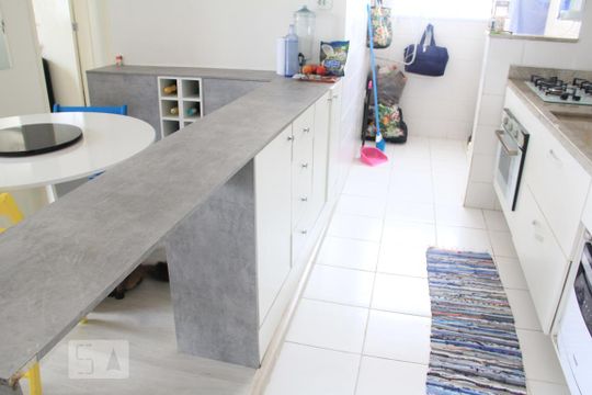 Cozinha de apartamento à venda com 2 quartos, 51m² em Jardim Roma, Jundiaí