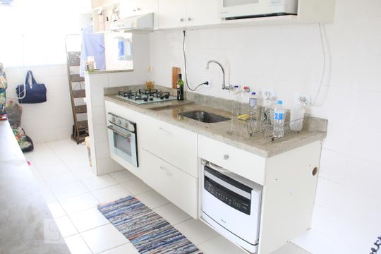 Cozinha de apartamento à venda com 2 quartos, 51m² em Jardim Roma, Jundiaí