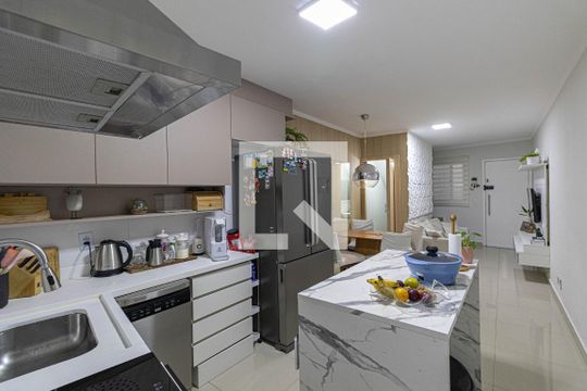 Sala/Cozinha de casa de condomínio à venda com 2 quartos, 72m² em Vila Araguaia, São Paulo