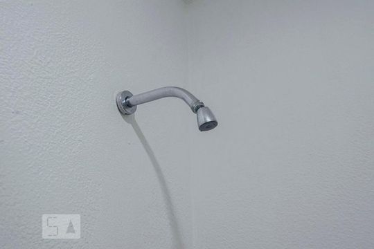 Banheiro de kitnet/studio para alugar com 1 quarto, 32m² em Praça da Bandeira, Rio de Janeiro