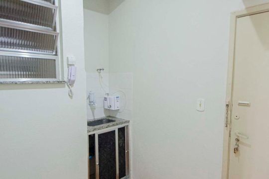 Cozinha de kitnet/studio para alugar com 1 quarto, 32m² em Praça da Bandeira, Rio de Janeiro