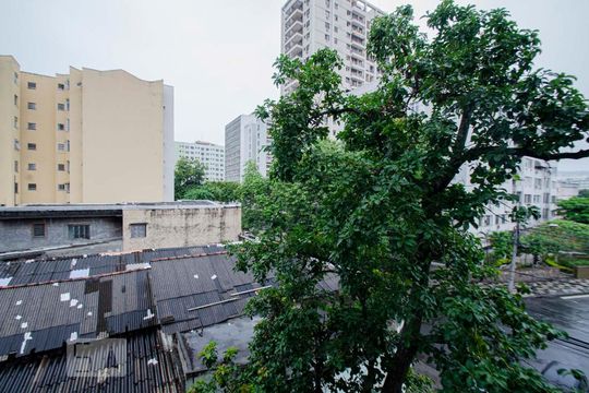 Vista da Rua de kitnet/studio para alugar com 1 quarto, 32m² em Praça da Bandeira, Rio de Janeiro