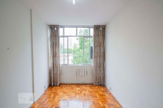 Kitnet/Studio para alugar com 1 quarto, 32m² em Praça da Bandeira, Rio de Janeiro