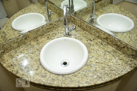 Banheiro do Quarto 3 de apartamento para alugar com 3 quartos, 119m² em Jacarepaguá, Rio de Janeiro