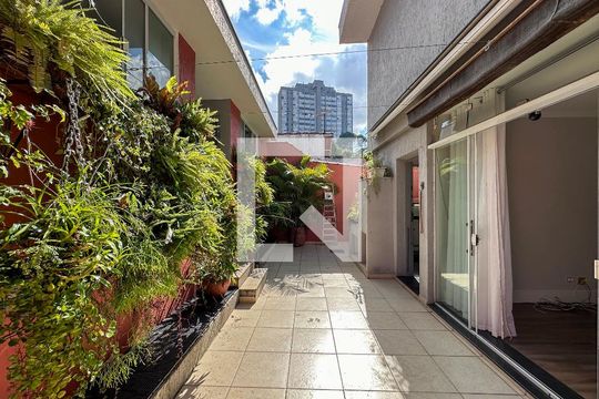 Quintal de casa para alugar com 3 quartos, 191m² em Jardim Santo Amaro, São Paulo