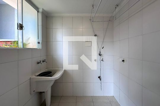 Área de Serviço de casa para alugar com 3 quartos, 191m² em Jardim Santo Amaro, São Paulo