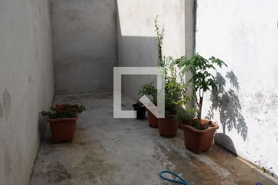 Quintal de casa à venda com 3 quartos, 111m² em Vila Salermo, Jundiaí