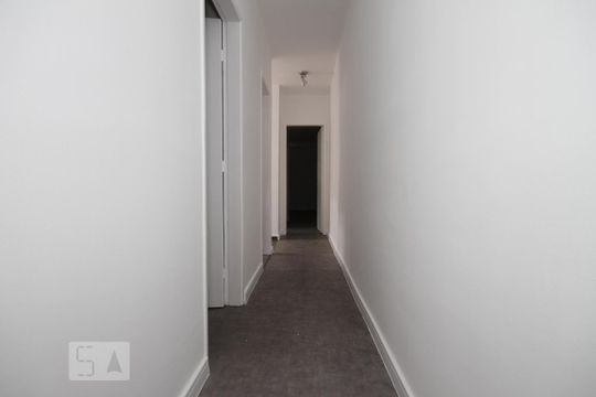 Corredor de casa à venda com 3 quartos, 130m² em Saúde, São Paulo