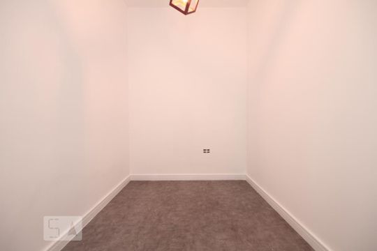 Closet de casa à venda com 3 quartos, 130m² em Saúde, São Paulo