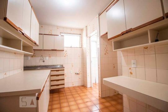 cozinha de apartamento para alugar com 3 quartos, 100m² em Ponte Preta, Campinas