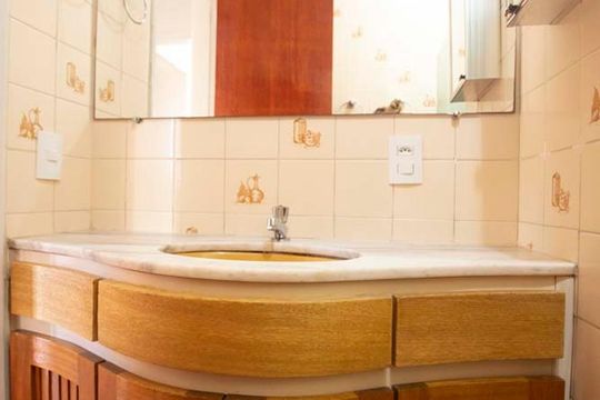 banheiro de apartamento para alugar com 3 quartos, 100m² em Ponte Preta, Campinas