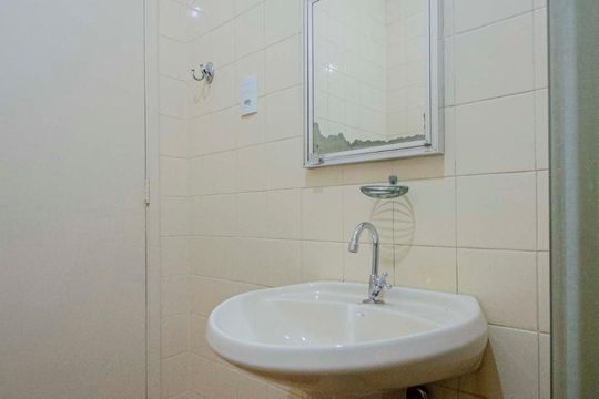 Banheiro de apartamento para alugar com 2 quartos, 60m² em Grajaú, Rio de Janeiro