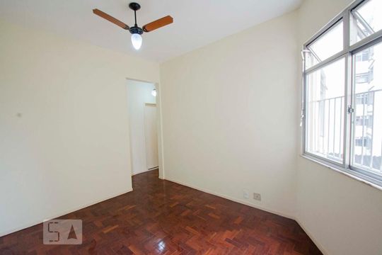 Sala de apartamento para alugar com 2 quartos, 60m² em Grajaú, Rio de Janeiro