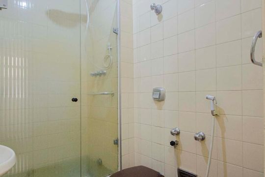 Banheiro de apartamento para alugar com 2 quartos, 60m² em Grajaú, Rio de Janeiro
