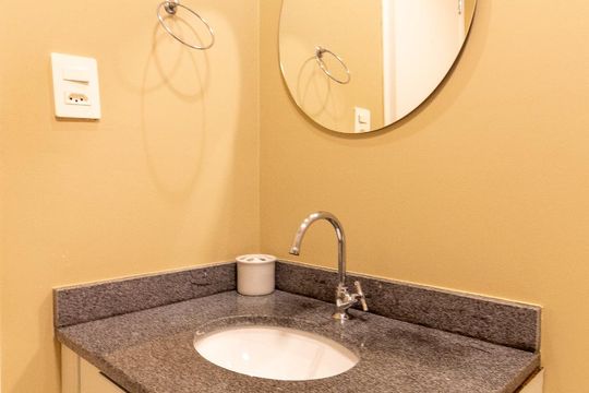 Banheiro do Quarto Suíte de apartamento à venda com 2 quartos, 60m² em Santo Amaro, São Paulo