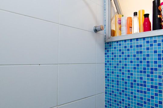 Banheiro comum de apartamento à venda com 3 quartos, 95m² em Jardim Proença, Campinas
